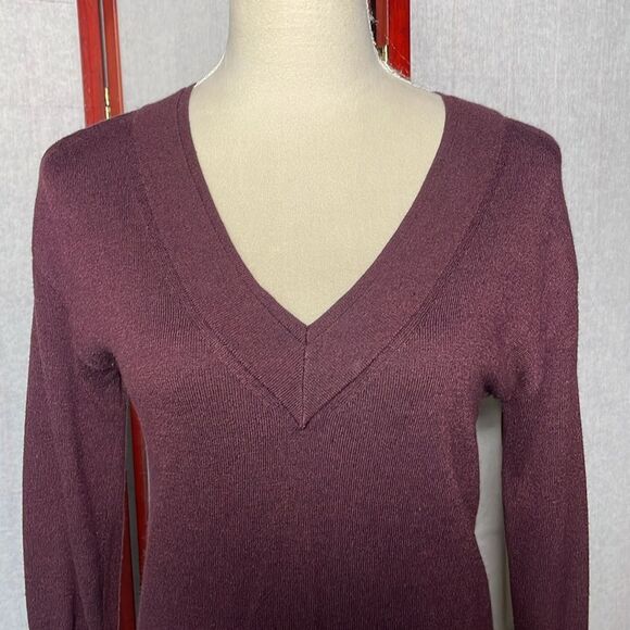 White House Black Market Elegant Plum Colored V-Neck Sweater (Size: XXS) - Picture 4 of 14